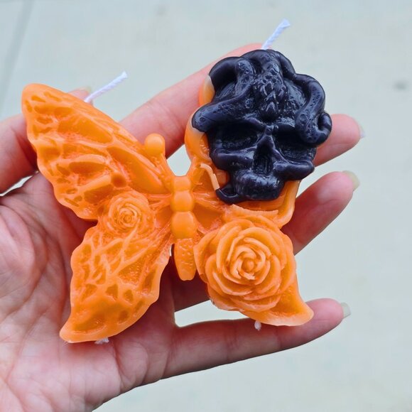 Handmade ✦ Butterfly Skull Candle ✦ Pumpkin Pie Scent w/ Cinnamon Soy Wax - Picture 1 of 6